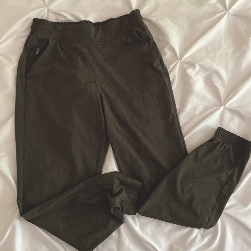 Athleta jogger pants Brooklyn textured stone metal zippers M 8